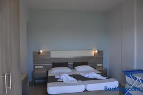 Thalassa House Apartments - Image 2