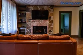 Forest apartment in the loop of the river Neris - Image 3