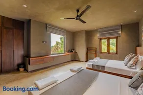 West nest Bohemian - Image 1