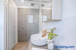 HOT Stylish Costal 3 ensuite apartment on Redcliffe, Brisbane - Image 5