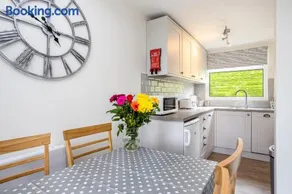 328 Norton Park, Dartmouth - Image 2