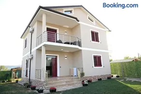 Fly Rooms - Image 1