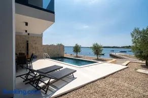 Beachfront Escape Villa Nevera - Image 3