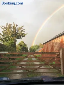 Fords Farm Glamping & Farm House - Image 5