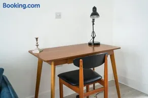 1 Bedroom flat in Barons Court - Image 5
