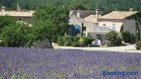 Gîte de caractère au pied du Mont Ventoux avec piscine couverte - Image 4