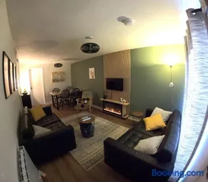 Orange Squirrel Lodge - Image 3
