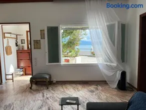 Sea front house & garden, Oropos - Image 2