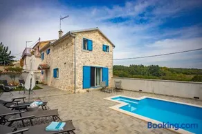 Maison avec barbecue, piscine privée et jardin | Vue nature - Image 2