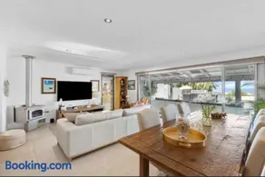 Quinns Oasis - Image 1