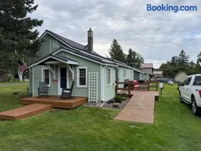 Cozy Lumberjack Cottage - Image 1