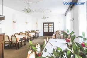 Hotel Bohemia - Image 2