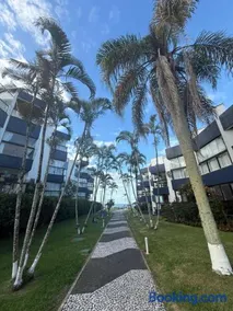 Apartamento Pé na Areia - 2 Quartos - Acesso Privativo à Praia - Ideal para Famílias - Image 4