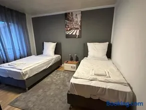 bee Apartment: Ideal für Gruppen & Monteure - Image 1