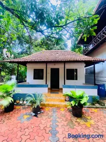 small cottage - Image 1