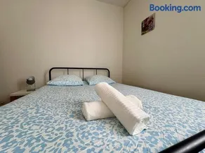 Pelleport - T2 avec 1 Chambre 1 Canapé Lit 1 Salle de Bain - Image 2