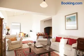 Chic Villa with Private Pool near Évora - Image 3