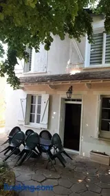 Maison avec cour et jardin - Image 2