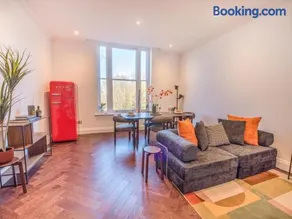Gated Mansion Apartment- Stylish, Quiet & Secure - Image 5