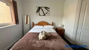 2 Bedroom Apartment in Glasgow City - Image 1