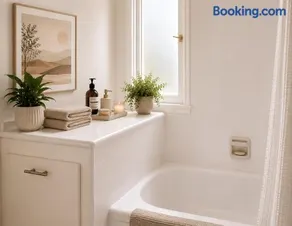 Private rooms at the Palm House in West Hollywood - Image 5