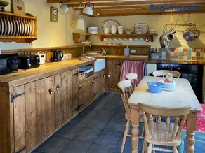 Finkle Barn - Image 2
