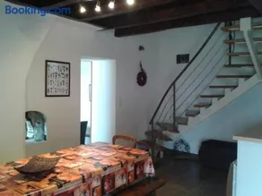 Gîte Rustique et Moderne avec Piscine et Animaux Acceptés - Image 4