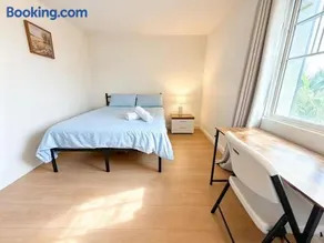 Spacious Private Bedrooms With Full Amenities Near Grocery Stores & Main Highway Routes - Image 4