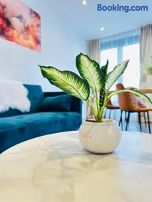 Gorgeous two bedroom luxury Apartment sleeps 6 - Image 2
