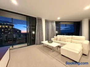 Stunning 2 bed 2 bath 8th floor - GC Getaways - Image 2