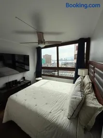 Habitación con baño privado, con una vista espectacular a la playa Cavancha - Image 4