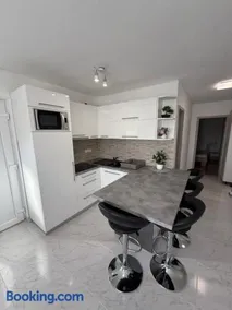 Apartmani Lucija 3 - Image 2