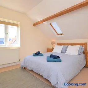 Seashore House - Short walk to beach and restaurants - Image 2