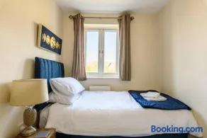 Charming & Spacious 3BR With Private Parking Near Ipswich - Image 5