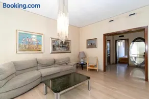 GuestHost - Massaua Roomy Vintage Apartment - Image 2