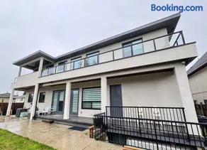 Excellent Place to Stay - Image 1