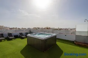 Terraza Mar y Montaña - Image 1