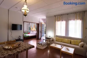 THE BOUCAMVIGLIA BEACH HOUSE - Image 1