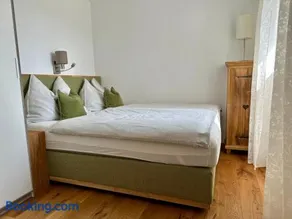 Apartamento vacacional con barbacoa, terraza y jardín - Image 3