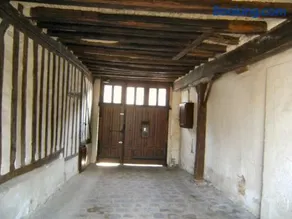 Auberge médiévale à Houdan avec jardin clos, animaux acceptés, WiFi et parking sécurisé - Image 2