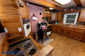 Private Forest Lodge Near Silverwood Theme Park - Sleeps 10 - Image 3