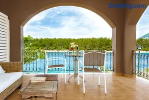 Windward Suite at Captains Guesthouse - Image 1