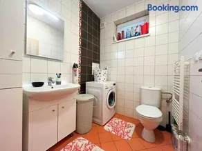Central AREA Cozy Apartment - Image 3