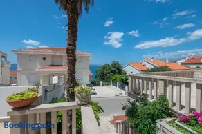 Apartment Vera i Ćiro Novak, sea view and free parking - Image 3