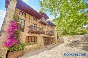 Casona exclusiva con piscina en la costa de Santillana del Mar - Image 2