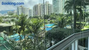 Bora Bora Barra Apartments - Image 2
