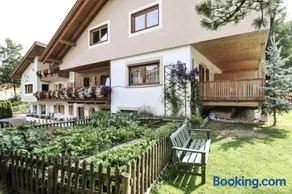 Ferienwohnung \"Bergfrieden 2 B\" mit Bergblick, Pool, WLAN, Terrasse & Garten - Image 1