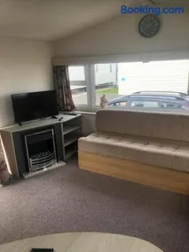 3 Bedrooms, 8 Berth Caravan, Lyons Robin Hood in Rhyl - Image 4