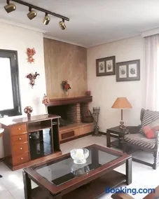 Fantastic villa, a 5 minute drive from the beach! - Image 3