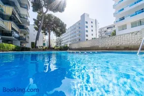 Hogaristic - Apartamentos Montblanc - Image 2